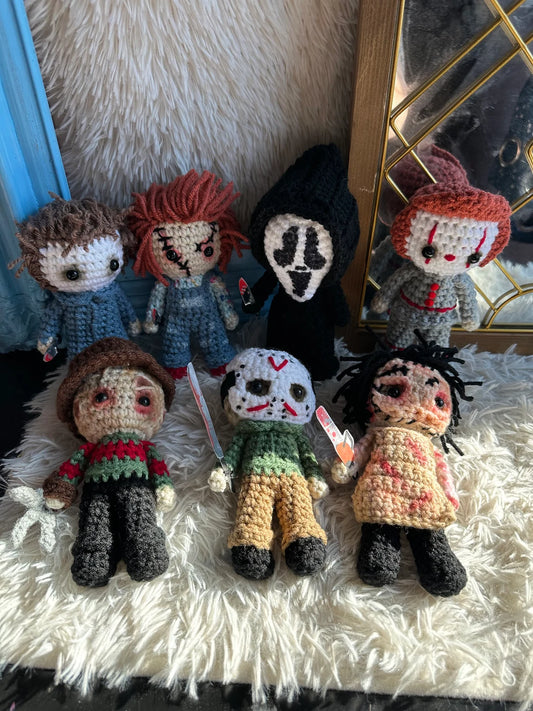 🎃 Horror Plush Collectibles – Handmade Crochet Halloween Slasher Dolls 🧶🔪, Horror Doll Plush – Cute & Creepy Handmade Crochet Gifts